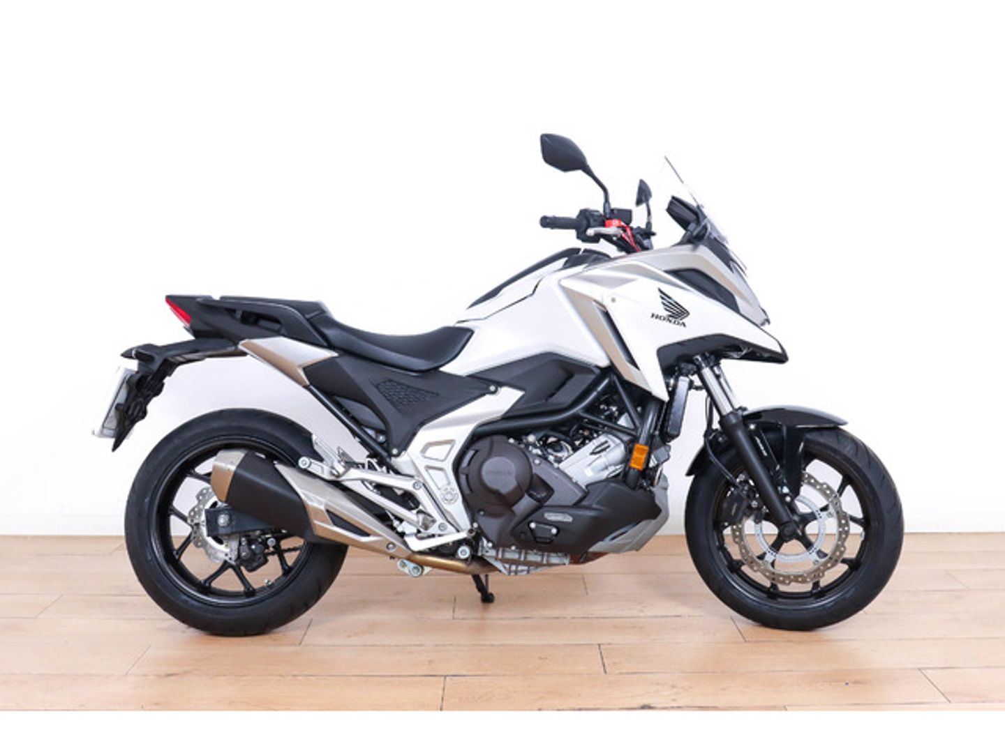 Honda NC750X Blanco Motorcycle
