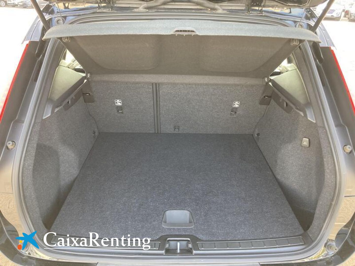 Volvo XC40 T2 Momentum Core 95 kW (129 CV)