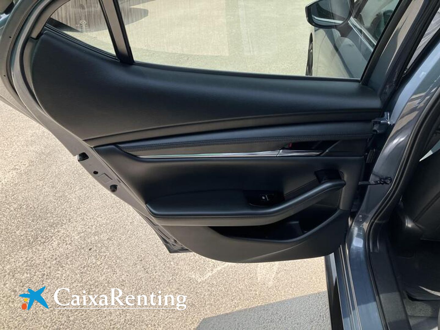 Mazda Mazda 3 2.0 Skyactiv-X Zenith Safety Black 137 kW (186 CV)