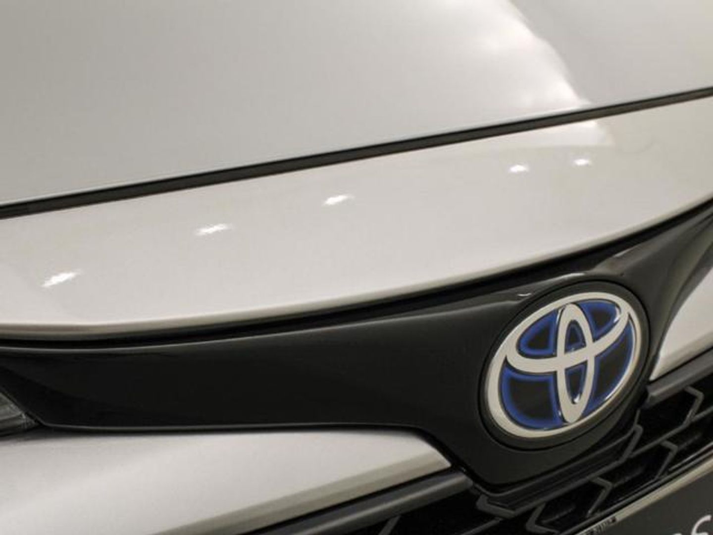 Toyota Corolla 140H Business 103 kW (140 CV)