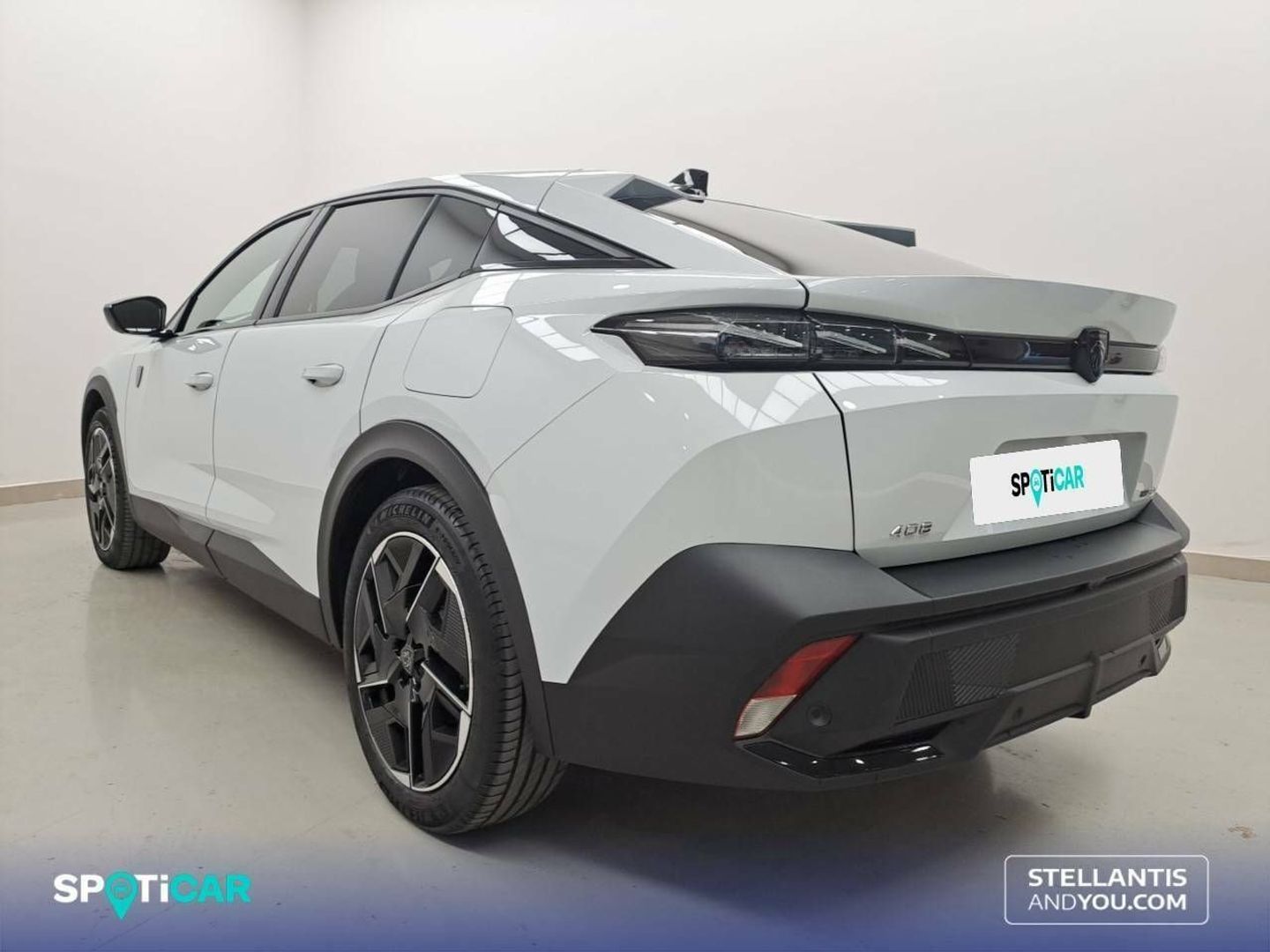 Peugeot 408 GT PHEV 180 e-EAT8 133 kW (181 CV)