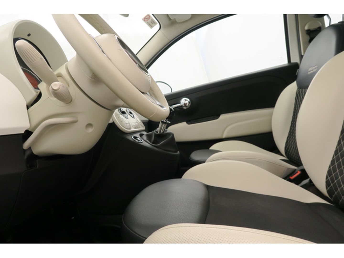 Fiat 500 1.0 Hybrid Dolcevita 51 kW (70 CV)