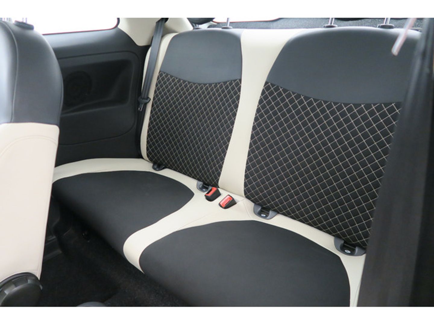 Fiat 500 1.0 Hybrid Dolcevita 51 kW (70 CV)
