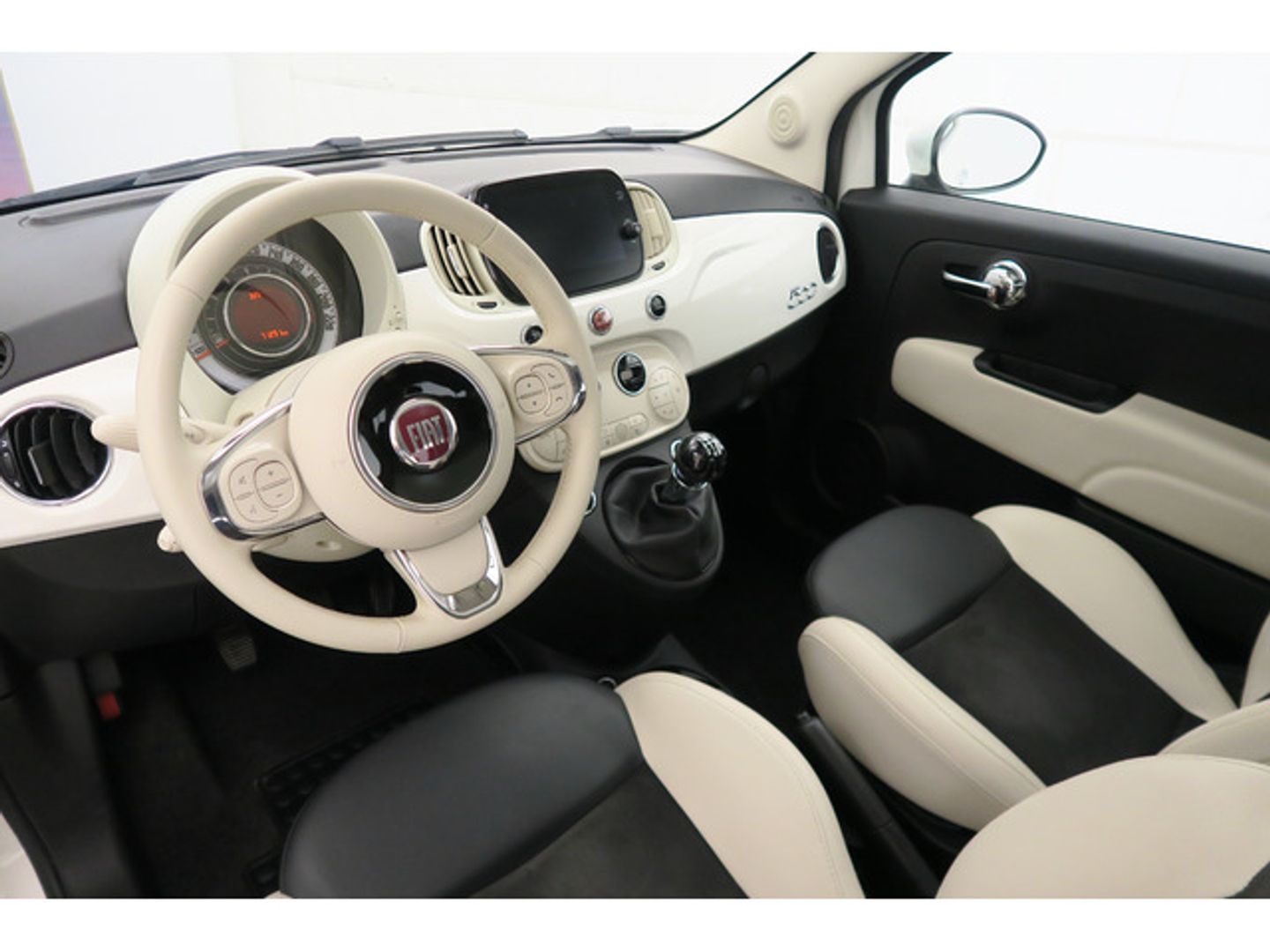 Fiat 500 1.0 Hybrid Dolcevita 51 kW (70 CV)