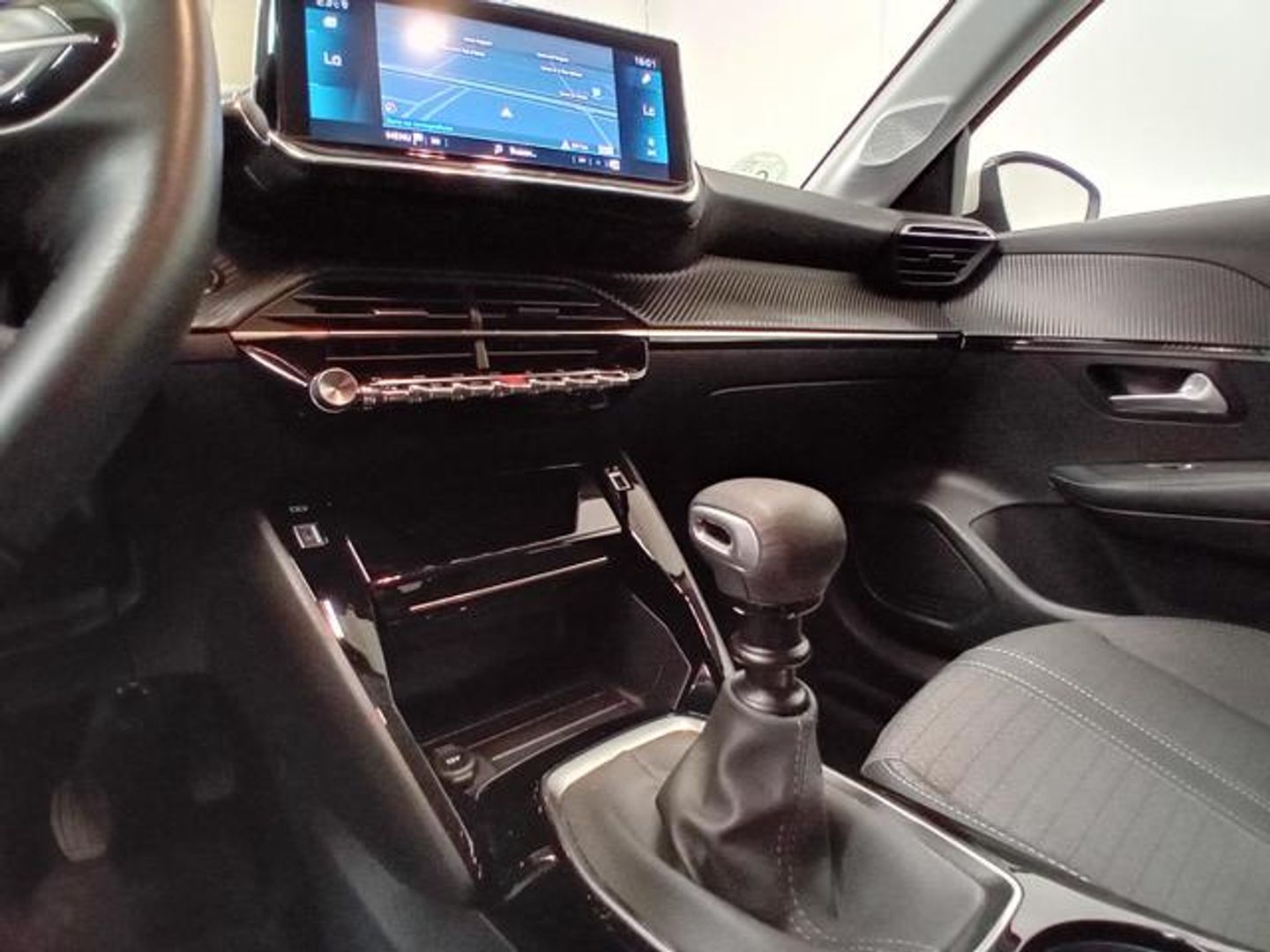 Peugeot 208 PureTech 100 Allure 75 kW (100 CV)
