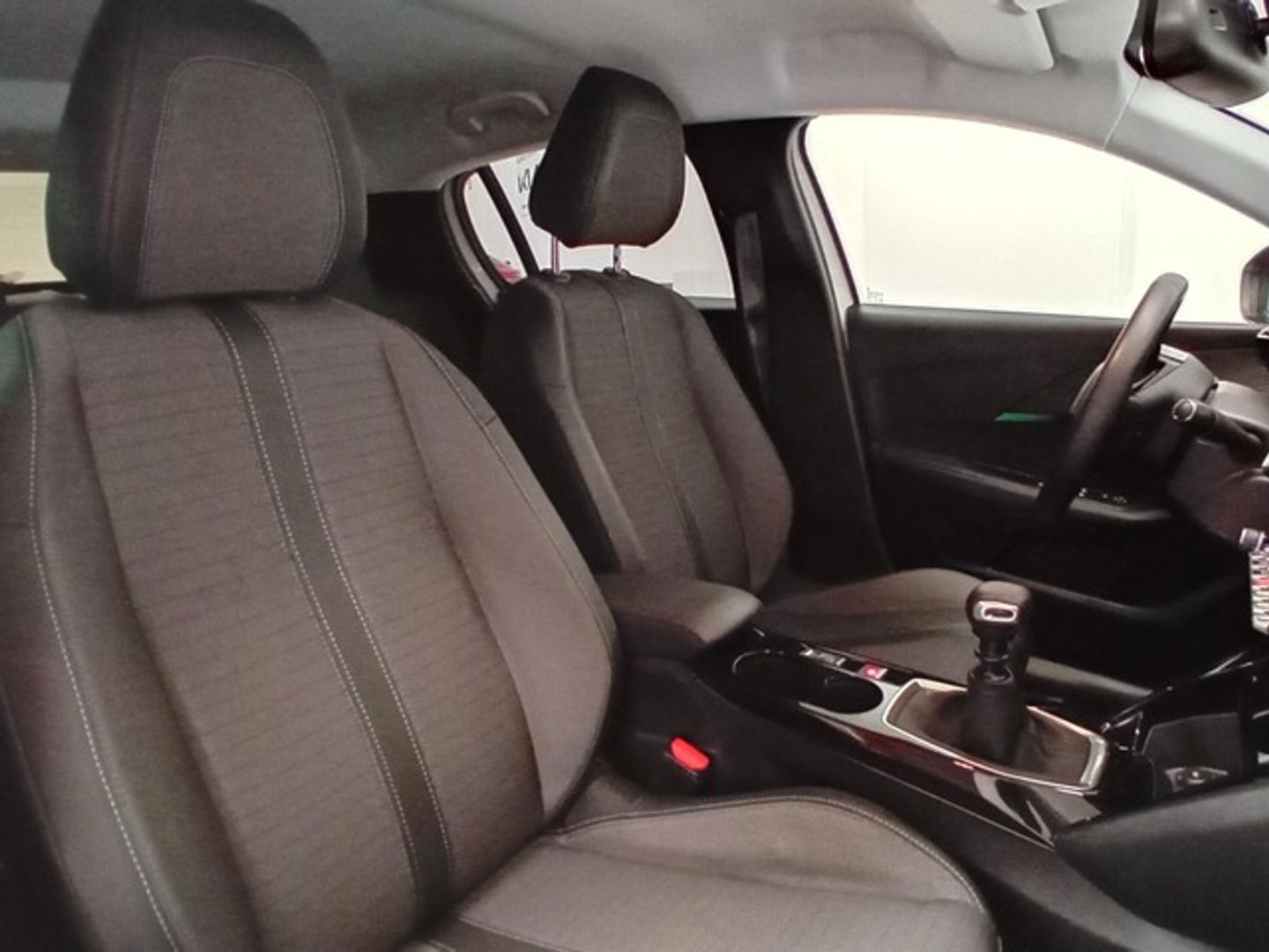 Peugeot 208 PureTech 100 Allure 75 kW (100 CV)