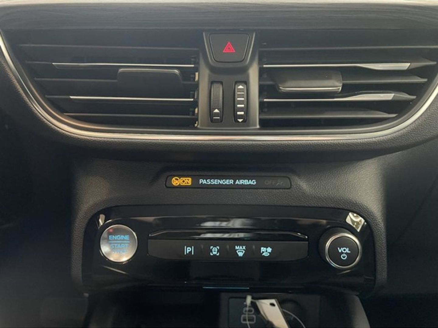 Ford Kuga 2.5 Duratec FHEV Active Auto 132 kW (180 CV)