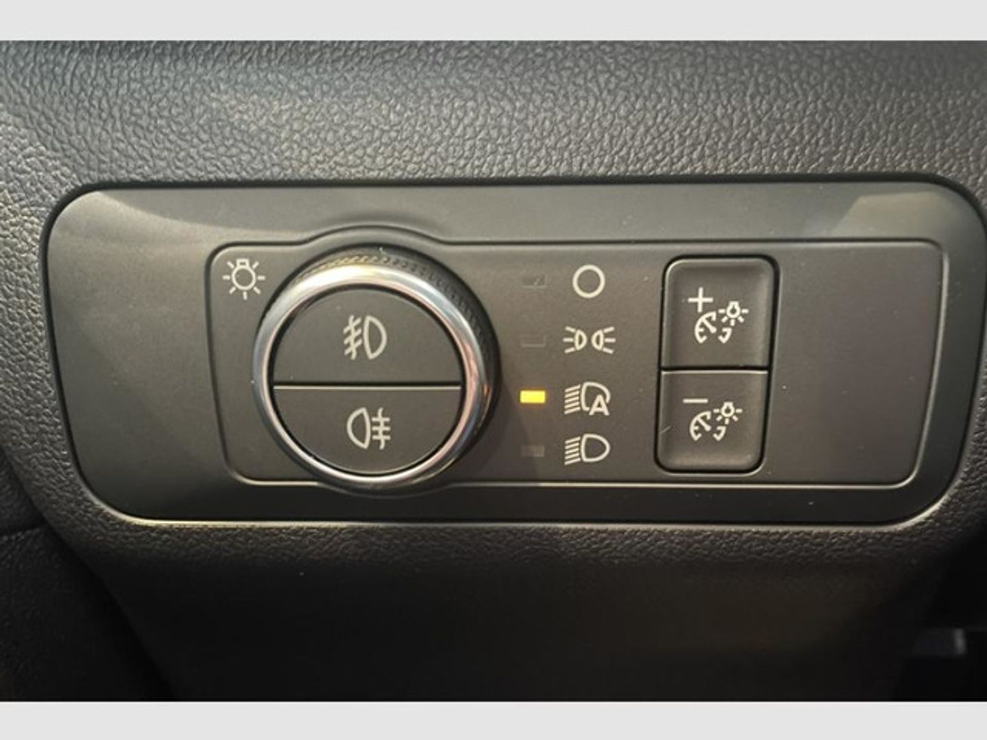 Ford Kuga 2.5 Duratec FHEV Active Auto 132 kW (180 CV)