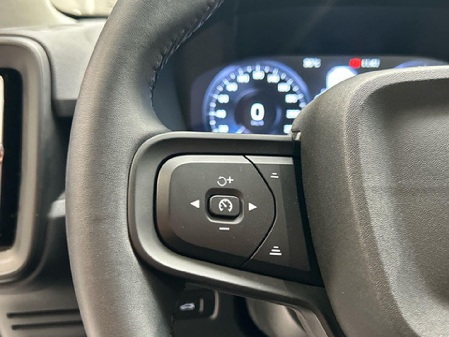 Volvo XC40 T2 Essential Auto 95 kW (129 CV)