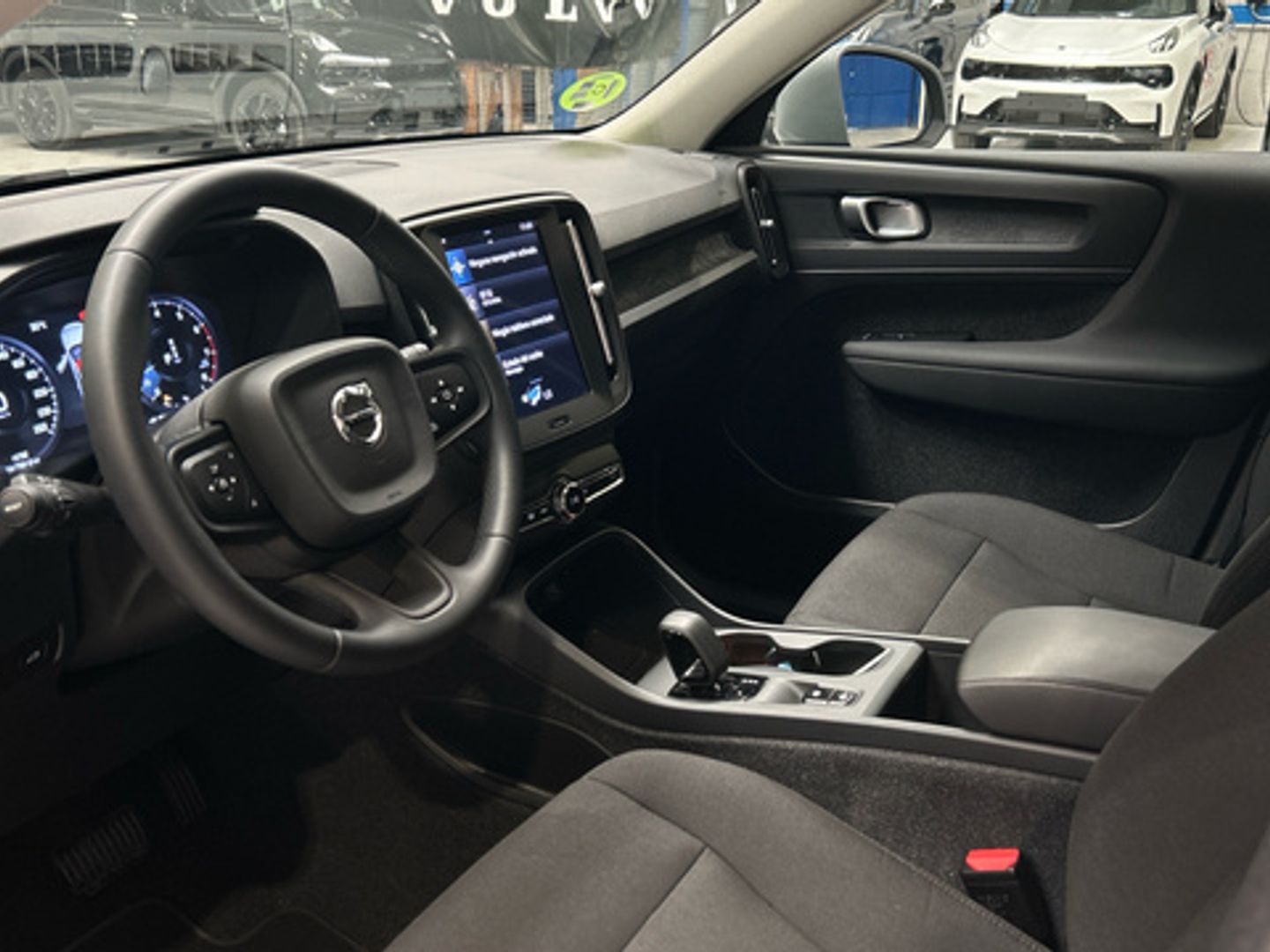 Volvo XC40 T2 Essential Auto 95 kW (129 CV)