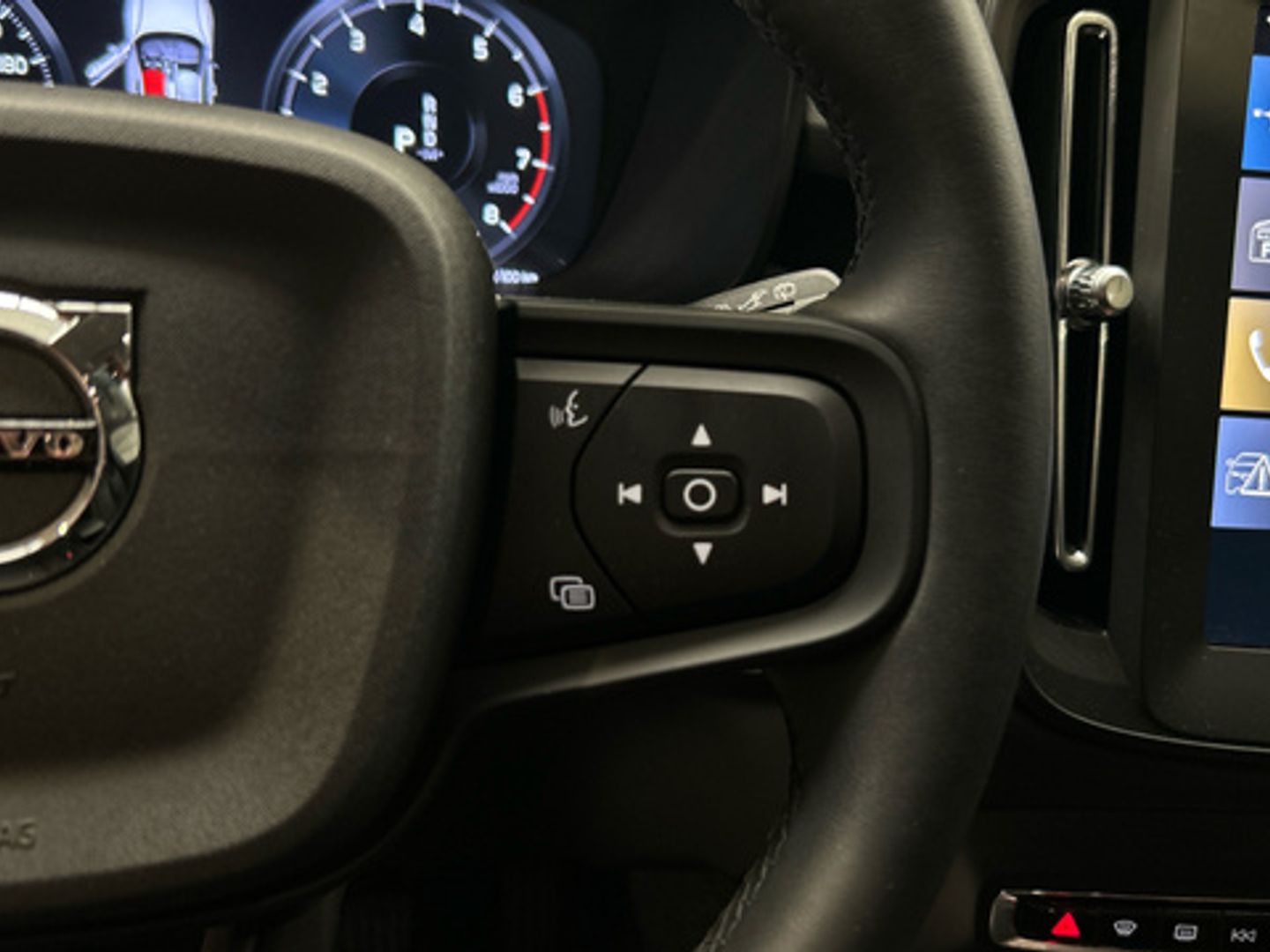 Volvo XC40 T2 Essential Auto 95 kW (129 CV)