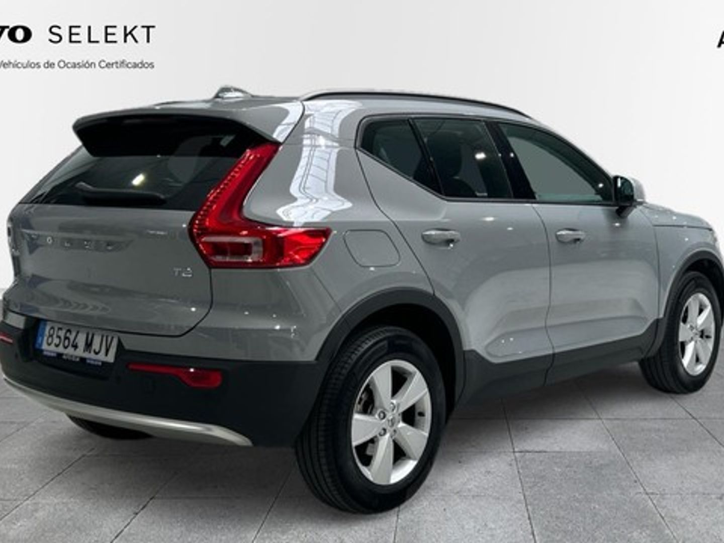Volvo XC40 T2 Essential Auto 95 kW (129 CV)