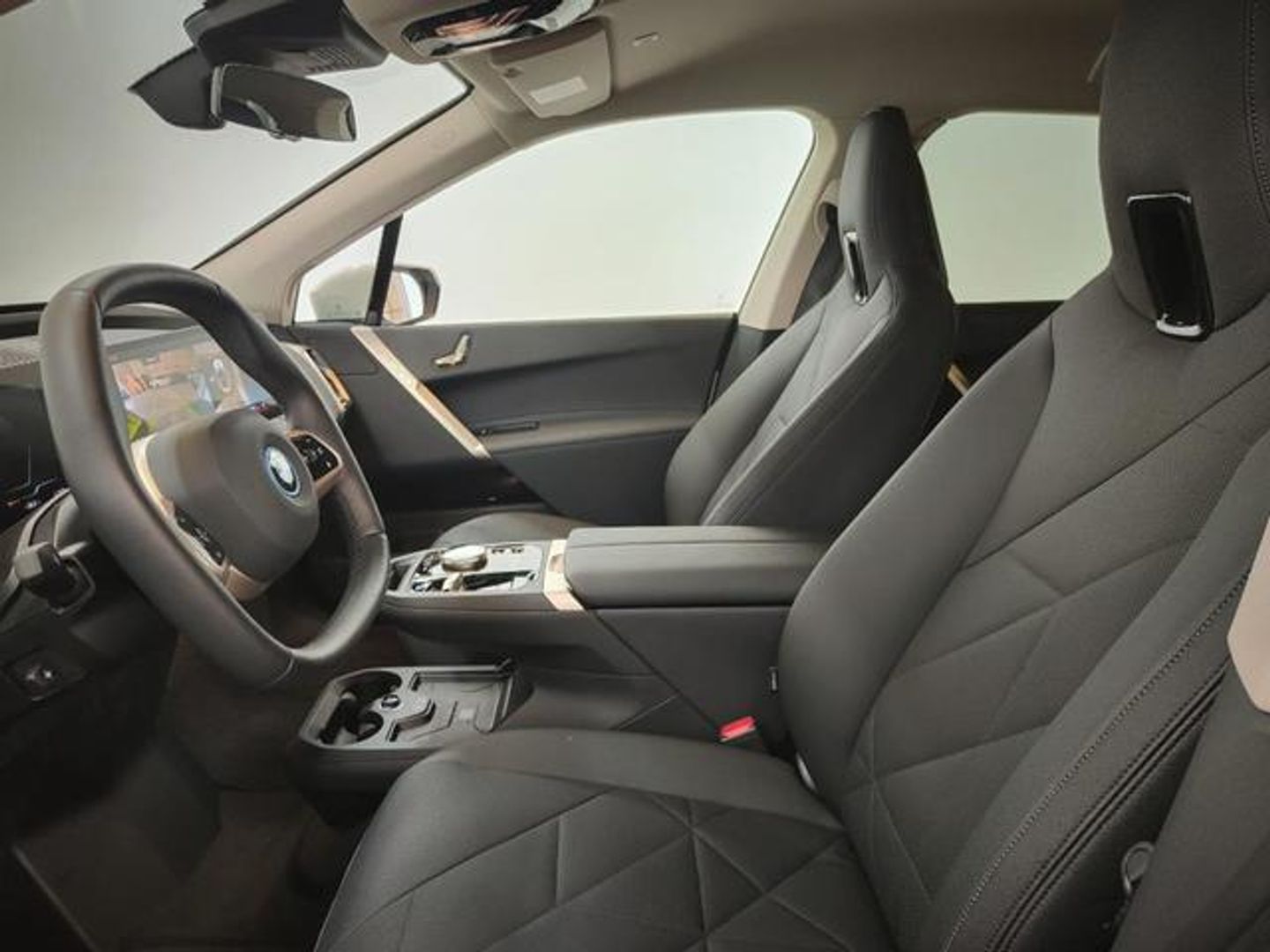 BMW iX xDrive50 385 kW (523 CV)