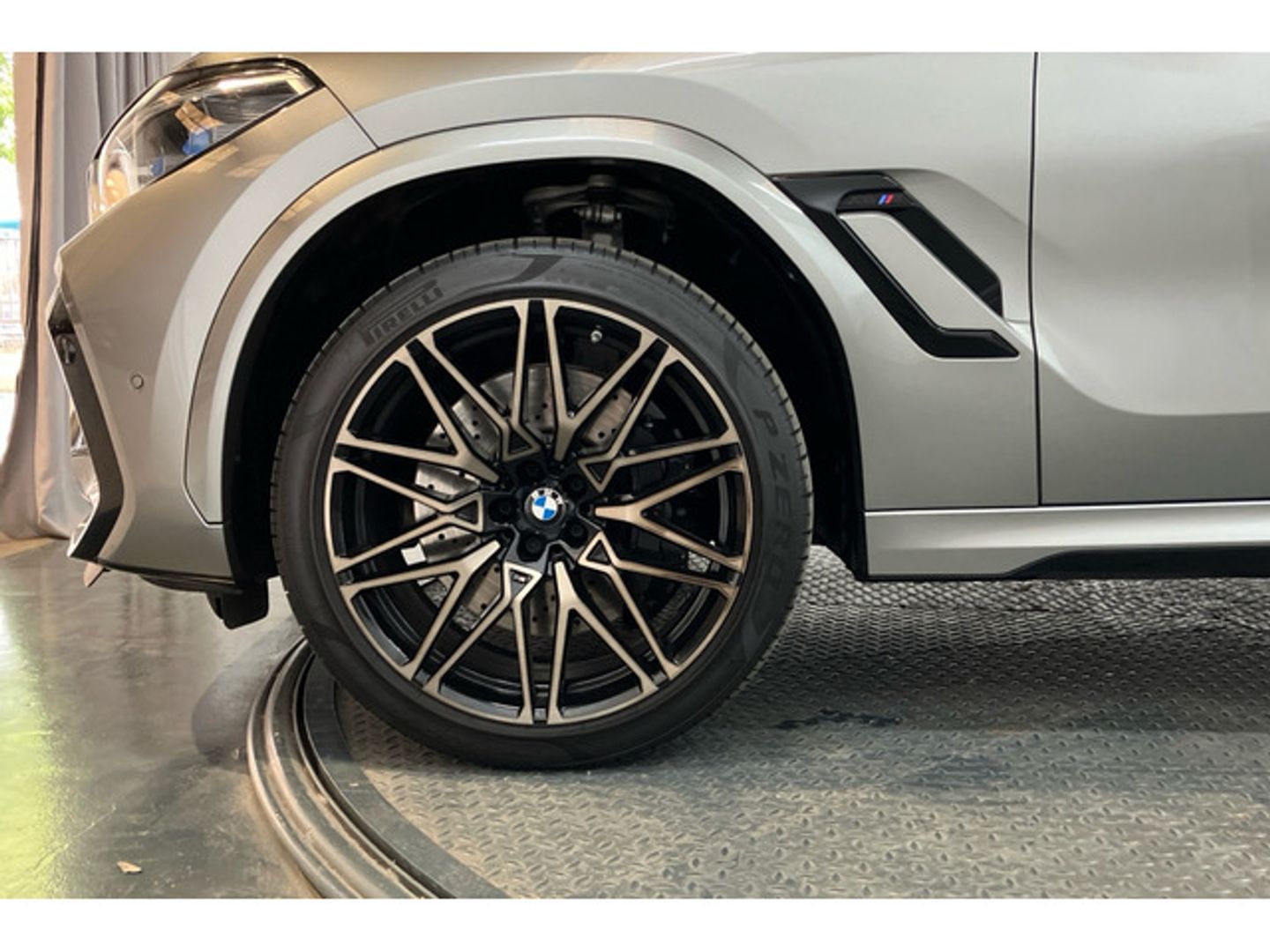 BMW M X6 M 441 kW (600 CV)