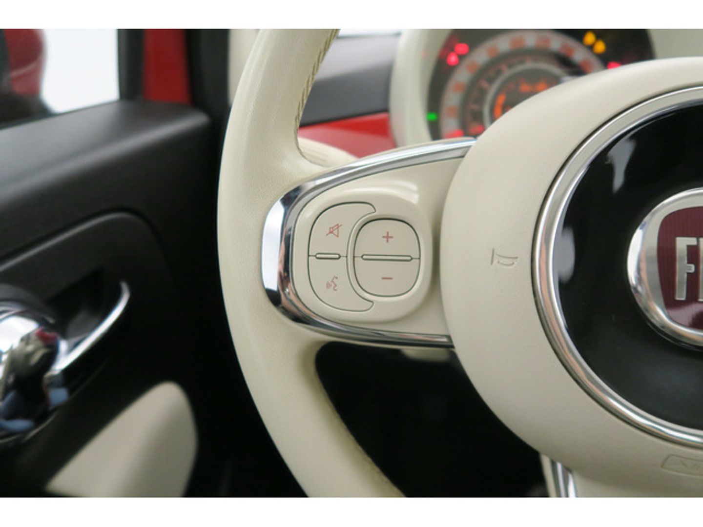 Fiat 500 1.0 Hybrid Dolcevita 51 kW (70 CV)