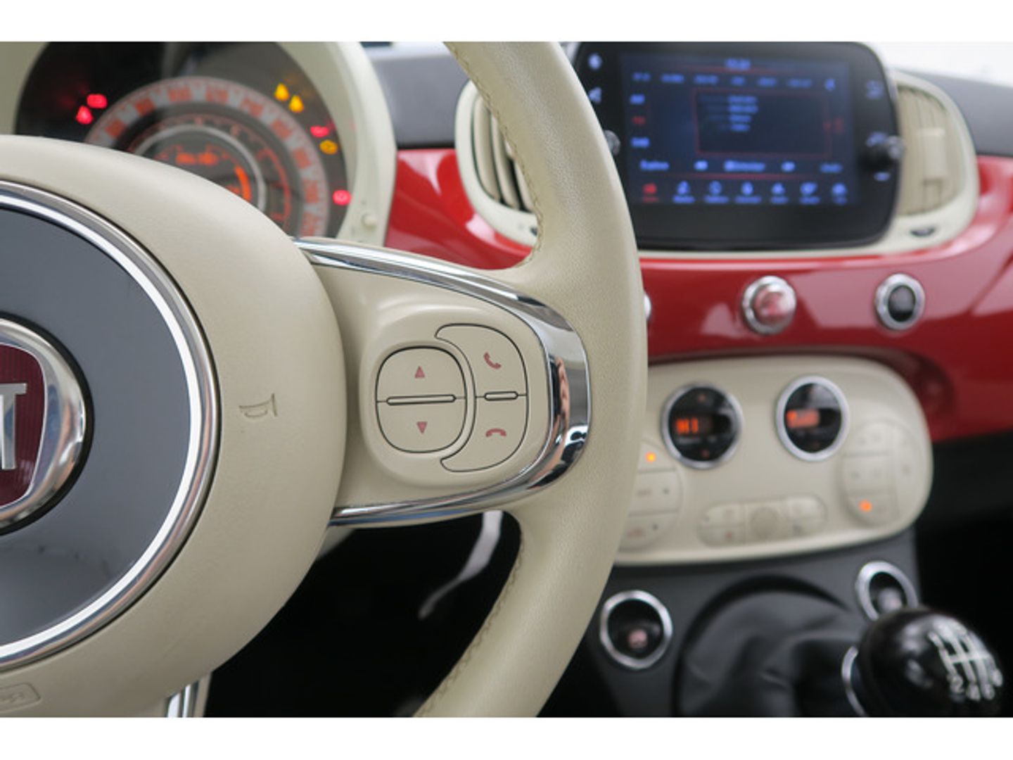 Fiat 500 1.0 Hybrid Dolcevita 51 kW (70 CV)