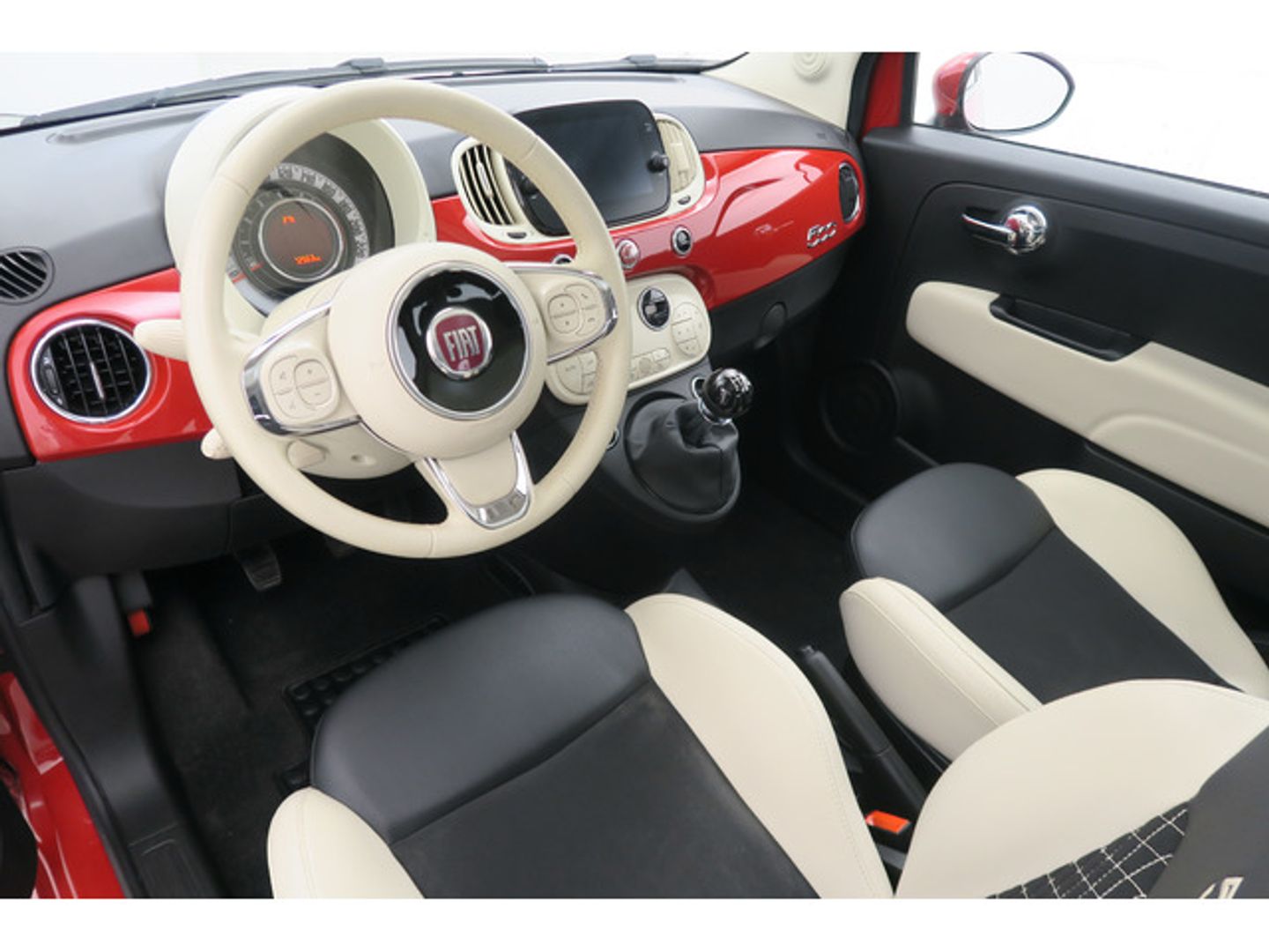 Fiat 500 1.0 Hybrid Dolcevita 51 kW (70 CV)