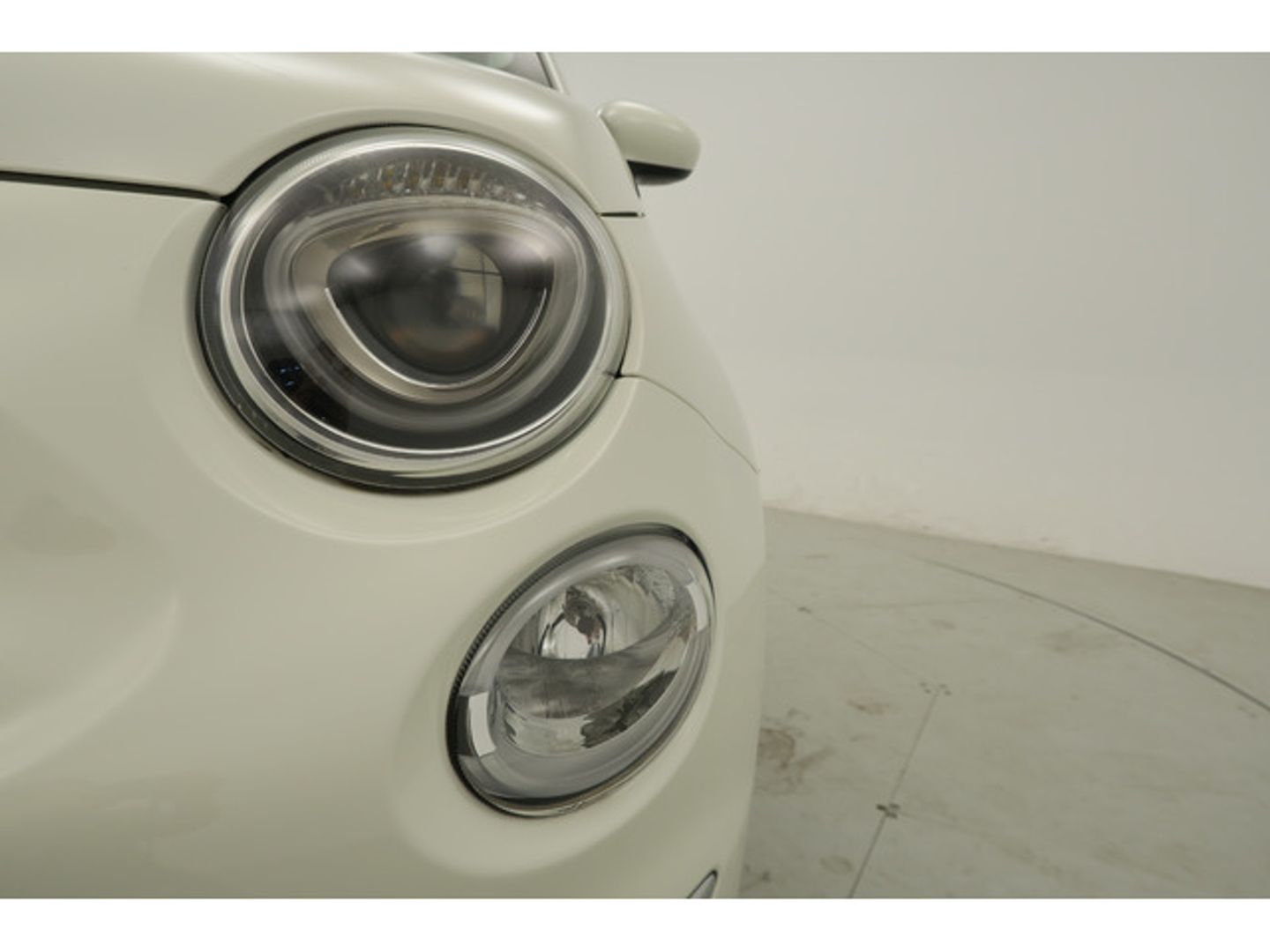 Fiat 500C 1.0 Hybrid Dolcevita 51 kW (70 CV)