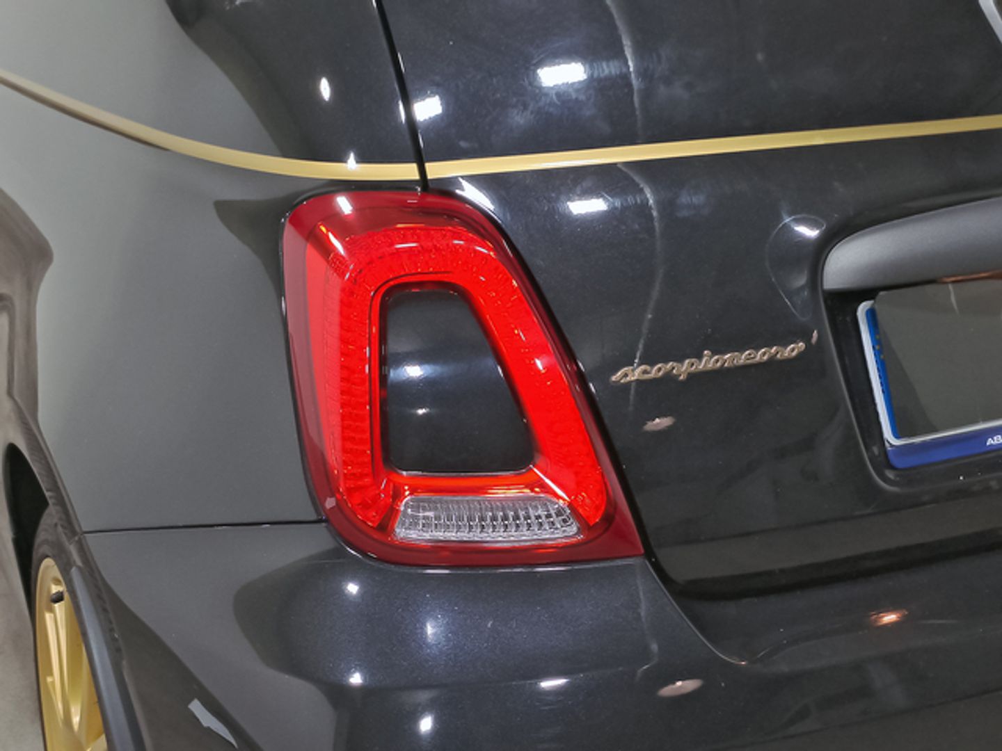 Abarth 500 1.4 16v T-Jet 595 Scorpione Oro 121 kW (165 CV)