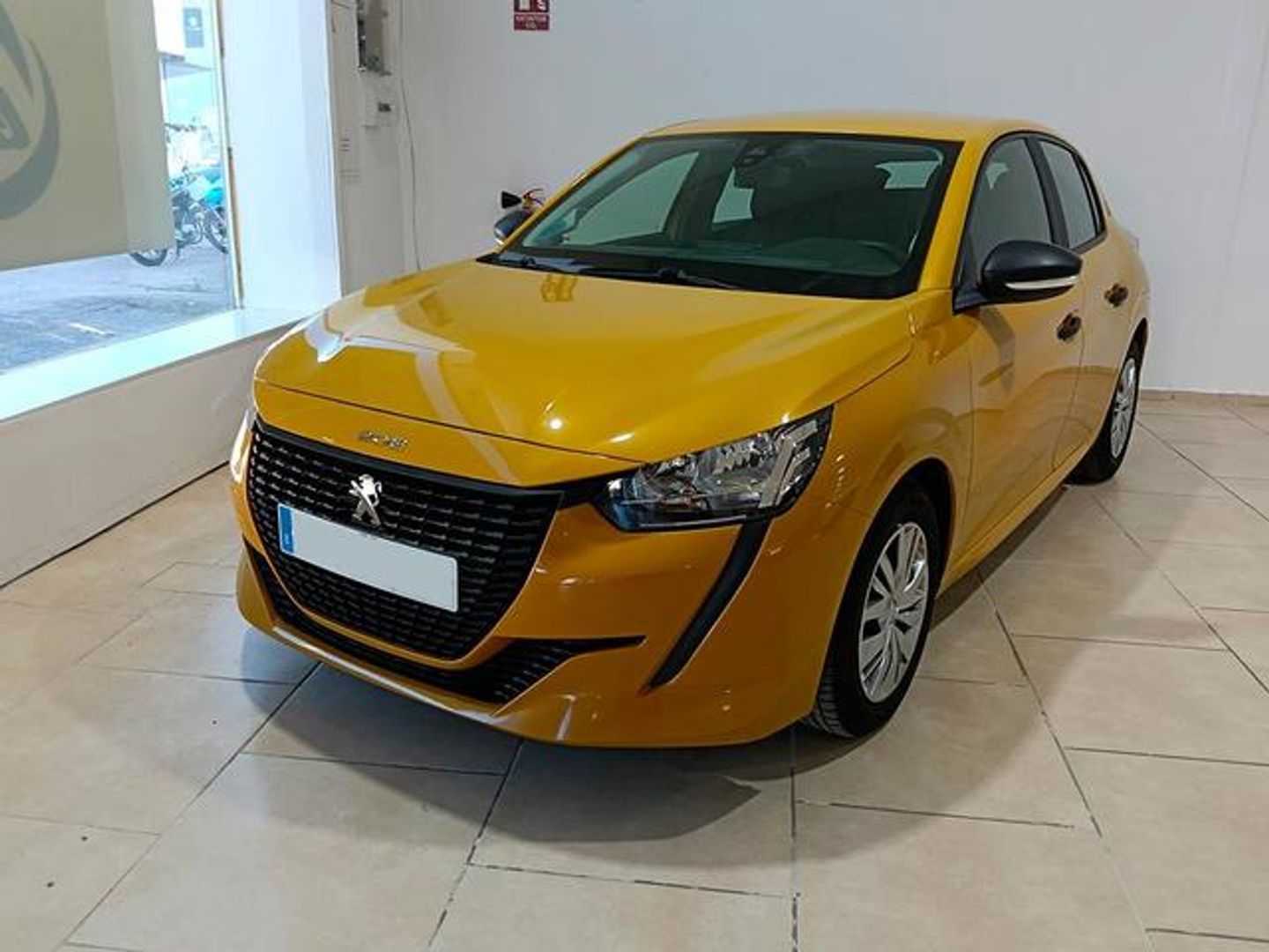 Peugeot 208 PureTech 75 Like 55 kW (75 CV) Amarillo Compact
