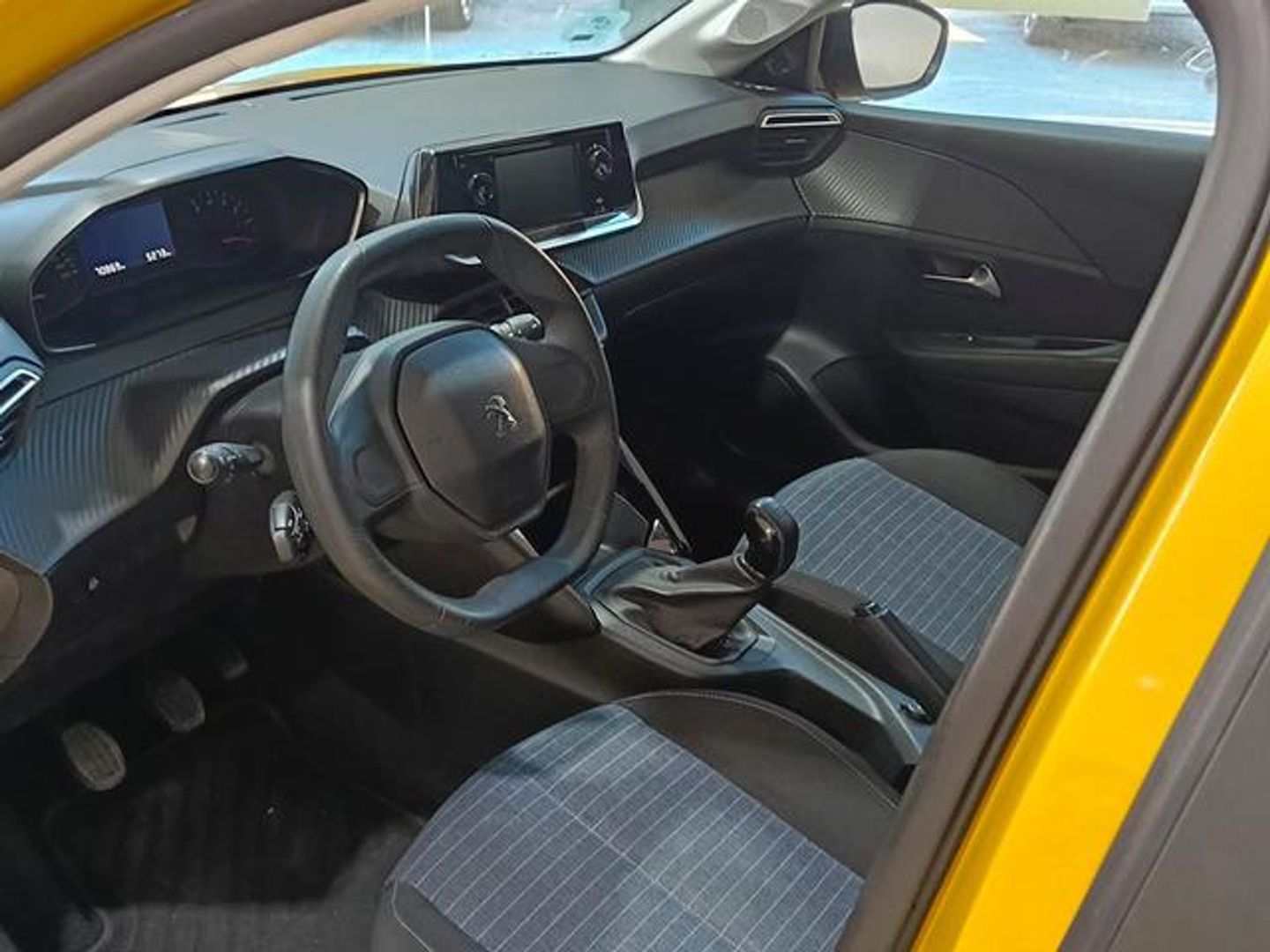 Peugeot 208 PureTech 75 Like 55 kW (75 CV)