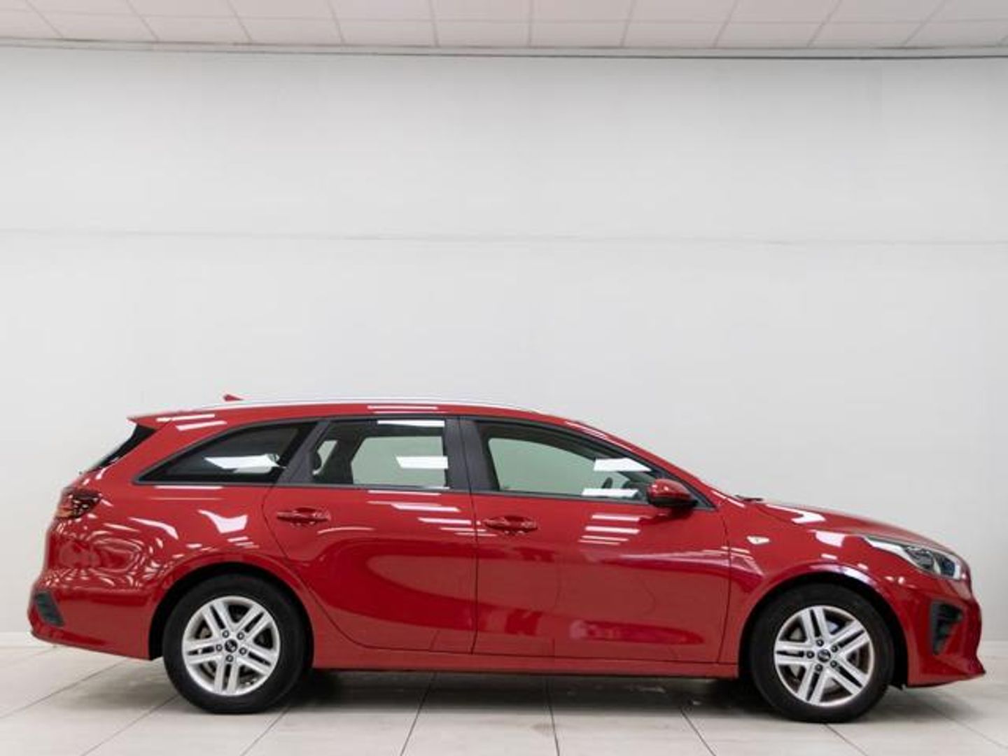 Kia Ceed Tourer 1.6 MHEV iMT Concept 100 kW (136 CV)