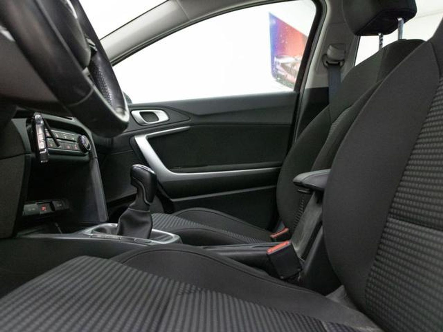 Kia Ceed Tourer 1.6 MHEV iMT Concept 100 kW (136 CV)