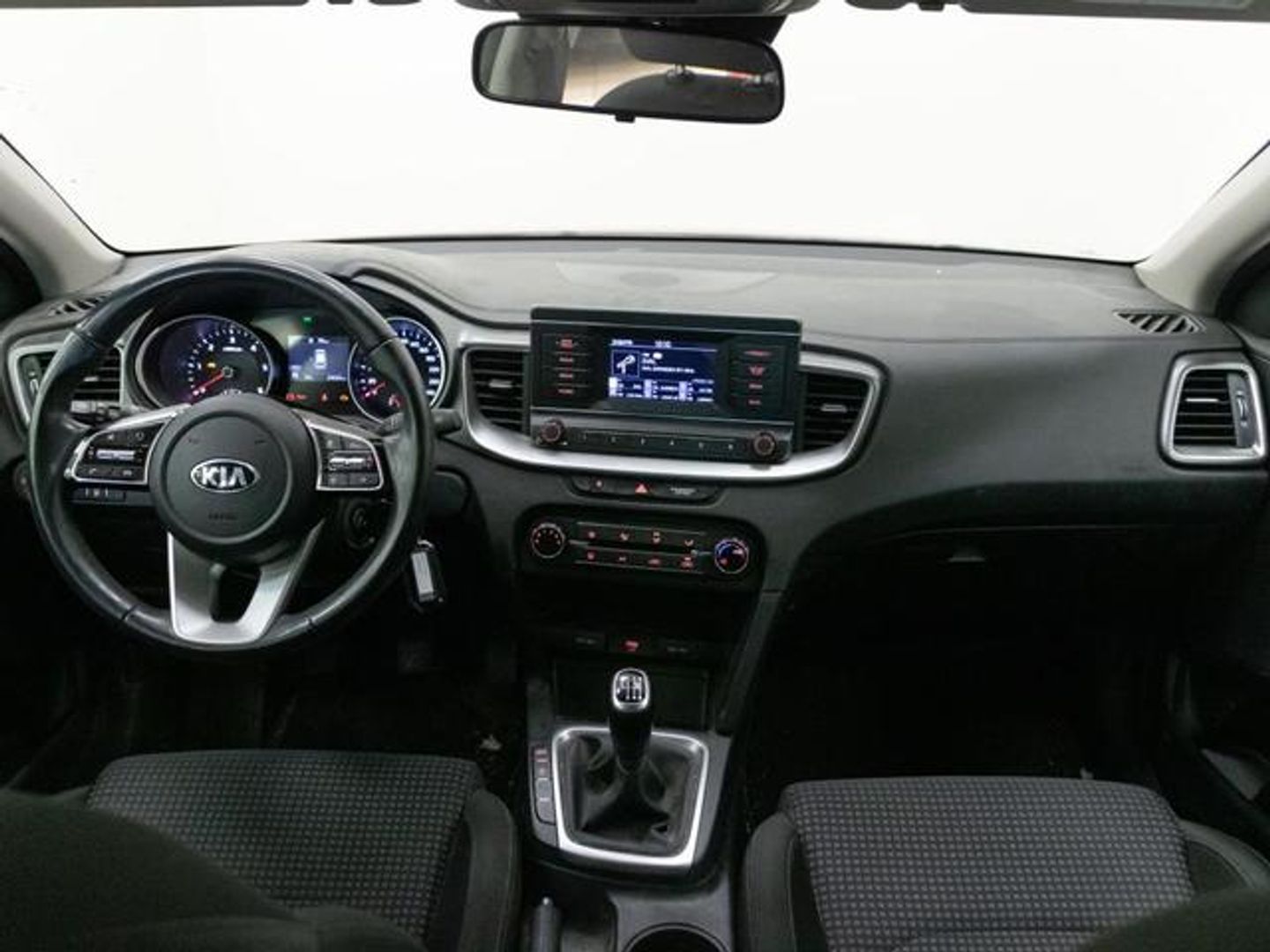 Kia Ceed Tourer 1.6 MHEV iMT Concept 100 kW (136 CV)
