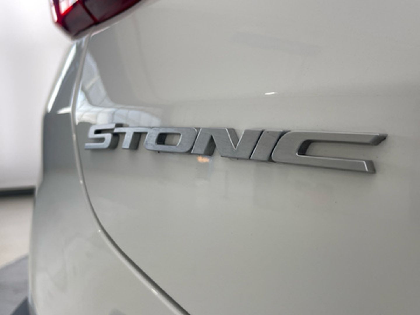 Kia Stonic 1.0 T-GDi MHEV iMT Concept 74 kW (100 CV)