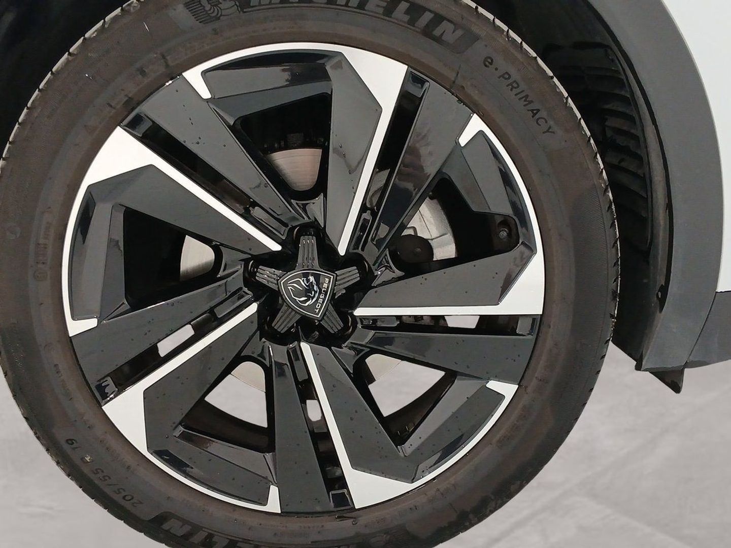 Peugeot 408 Allure Hybrid eDCS6 100 kW (136 CV)