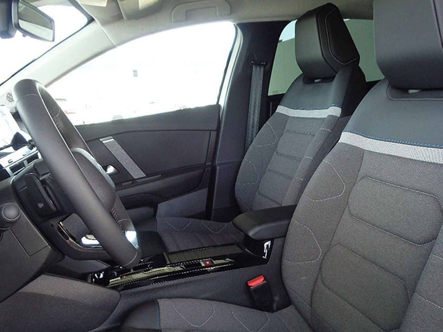Citroen C4 Hybrid 136 Plus e-DCS6 100 kW (136 CV)
