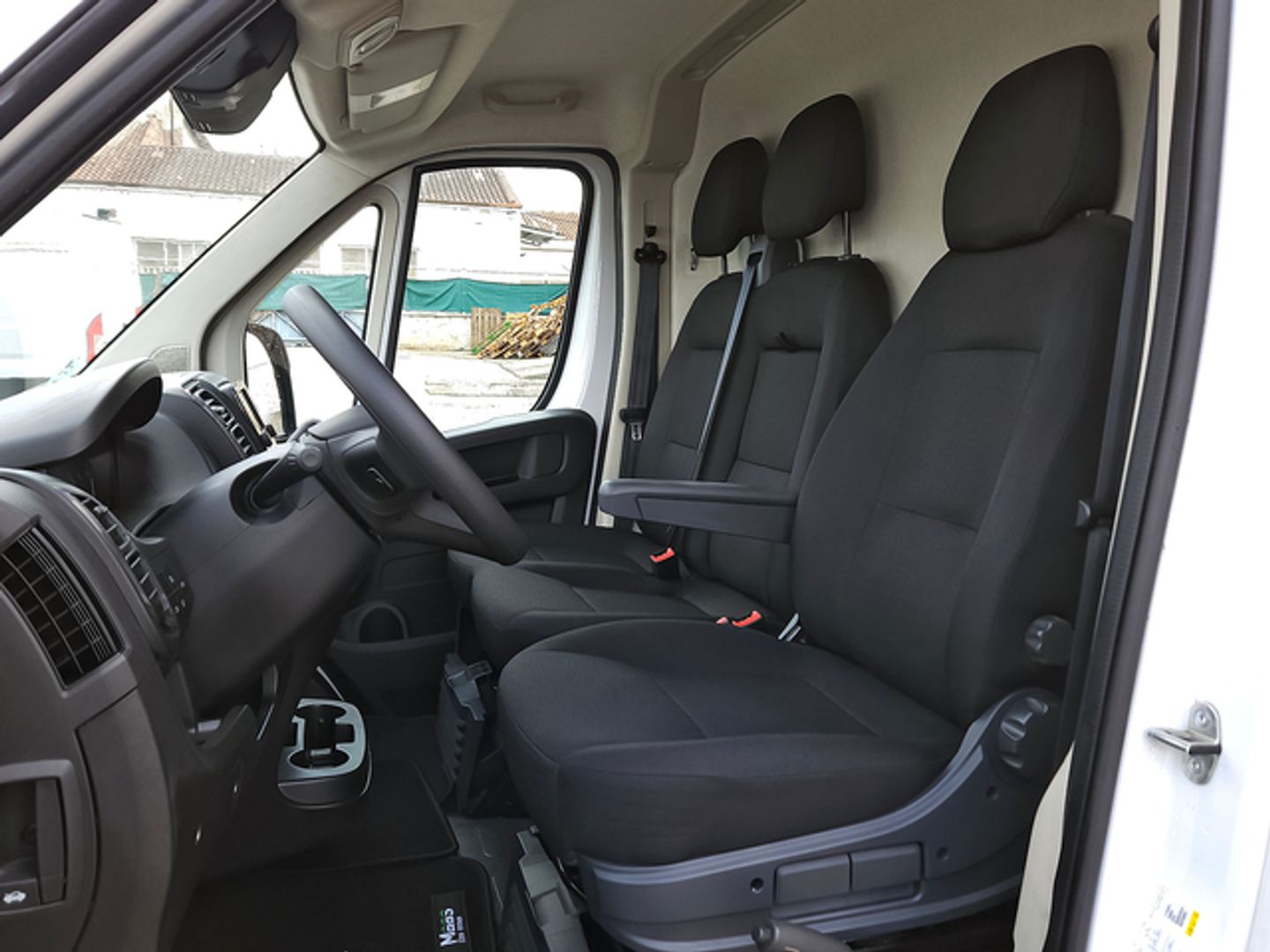 Citroen Jumper Furgon BlueHDi 140 35 L3H2 103 kW (140 CV)