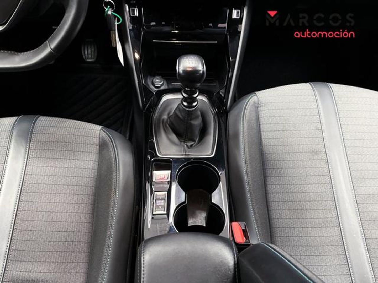 Peugeot 208 PureTech 100 Allure 75 kW (100 CV)