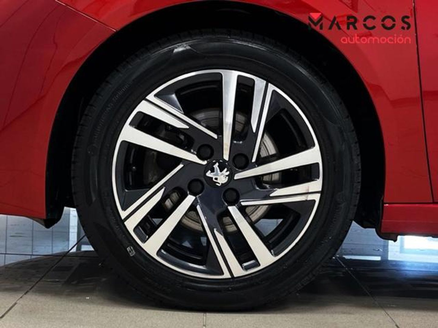Peugeot 208 PureTech 100 Allure 75 kW (100 CV)
