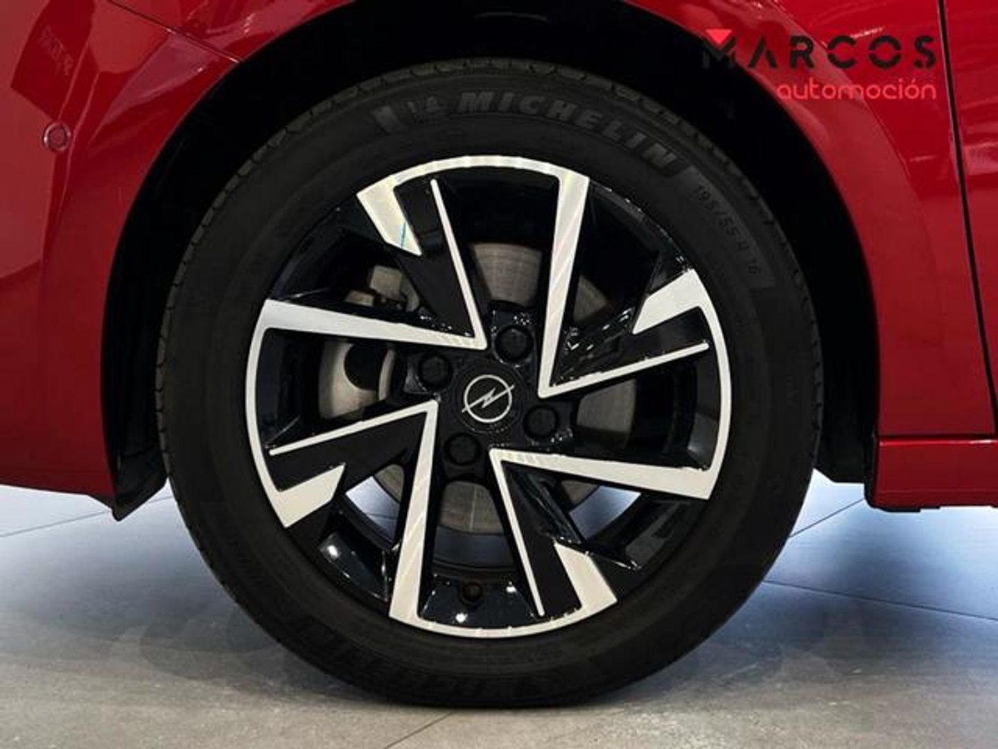 Opel Corsa 1.2T XHT GS 74 kW (100 CV)