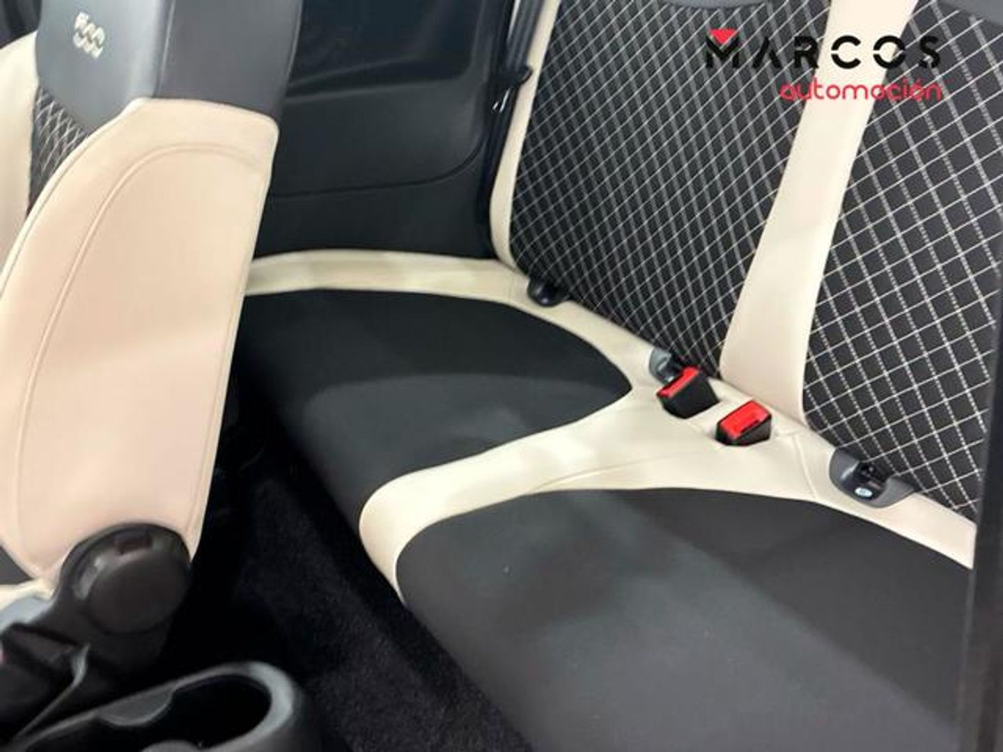 Fiat 500 1.0 Hybrid Dolcevita 51 kW (70 CV)
