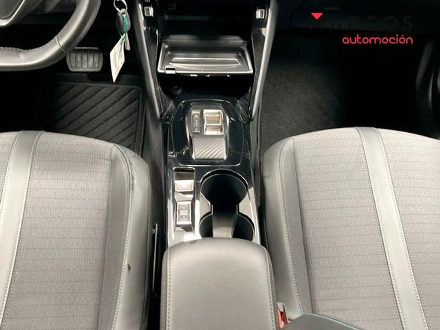 Peugeot 2008 PureTech 130 S&S Allure EAT8 96 kW (130 CV)