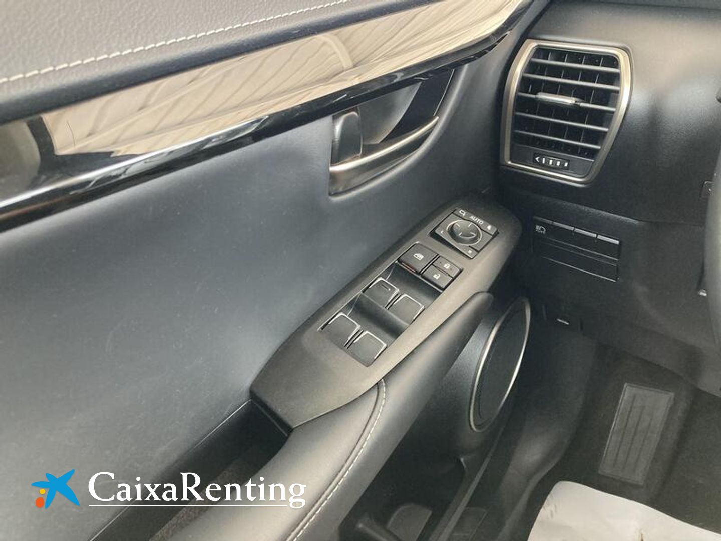 Lexus NX 300h Business Navigation 2WD 145 kW (197 CV)