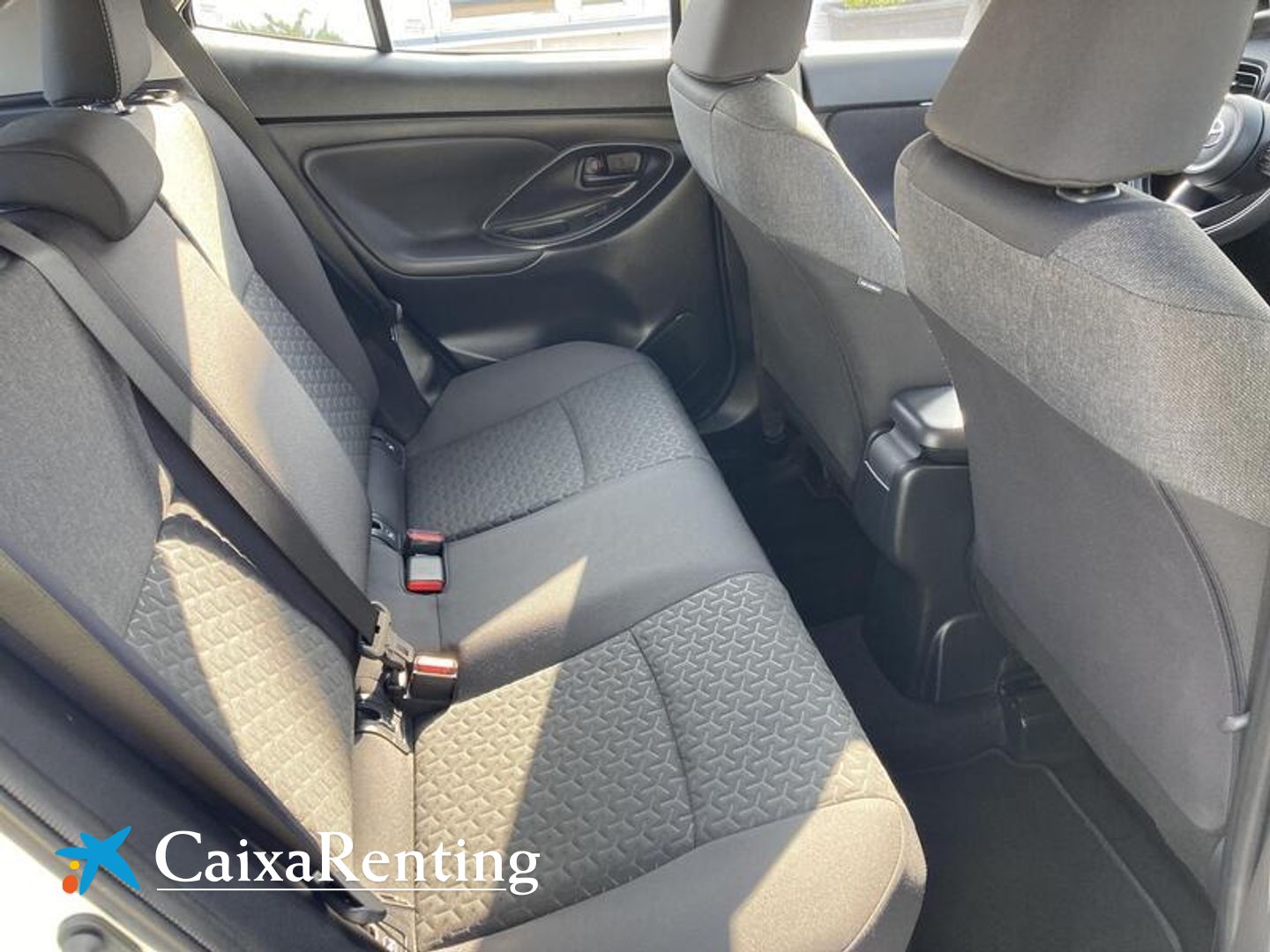 Toyota Yaris Cross 120H Business Plus 85 kW (116 CV)