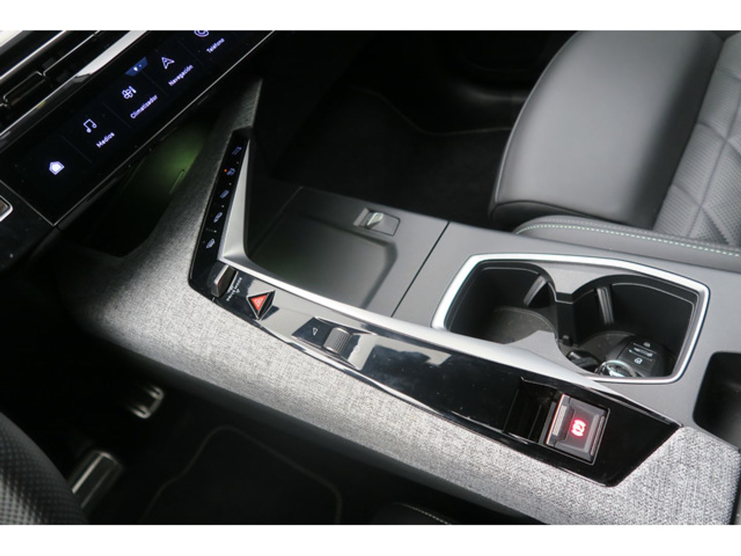 Peugeot e-3008 Eléctrico GT 157 kW (214 CV)