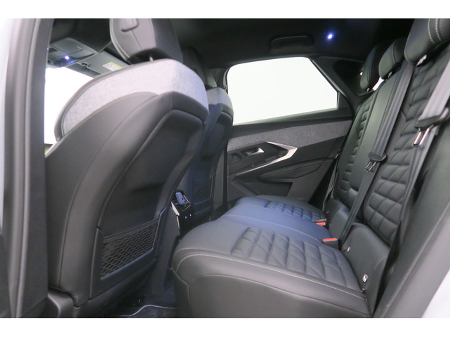 Peugeot e-3008 Eléctrico GT 157 kW (214 CV)