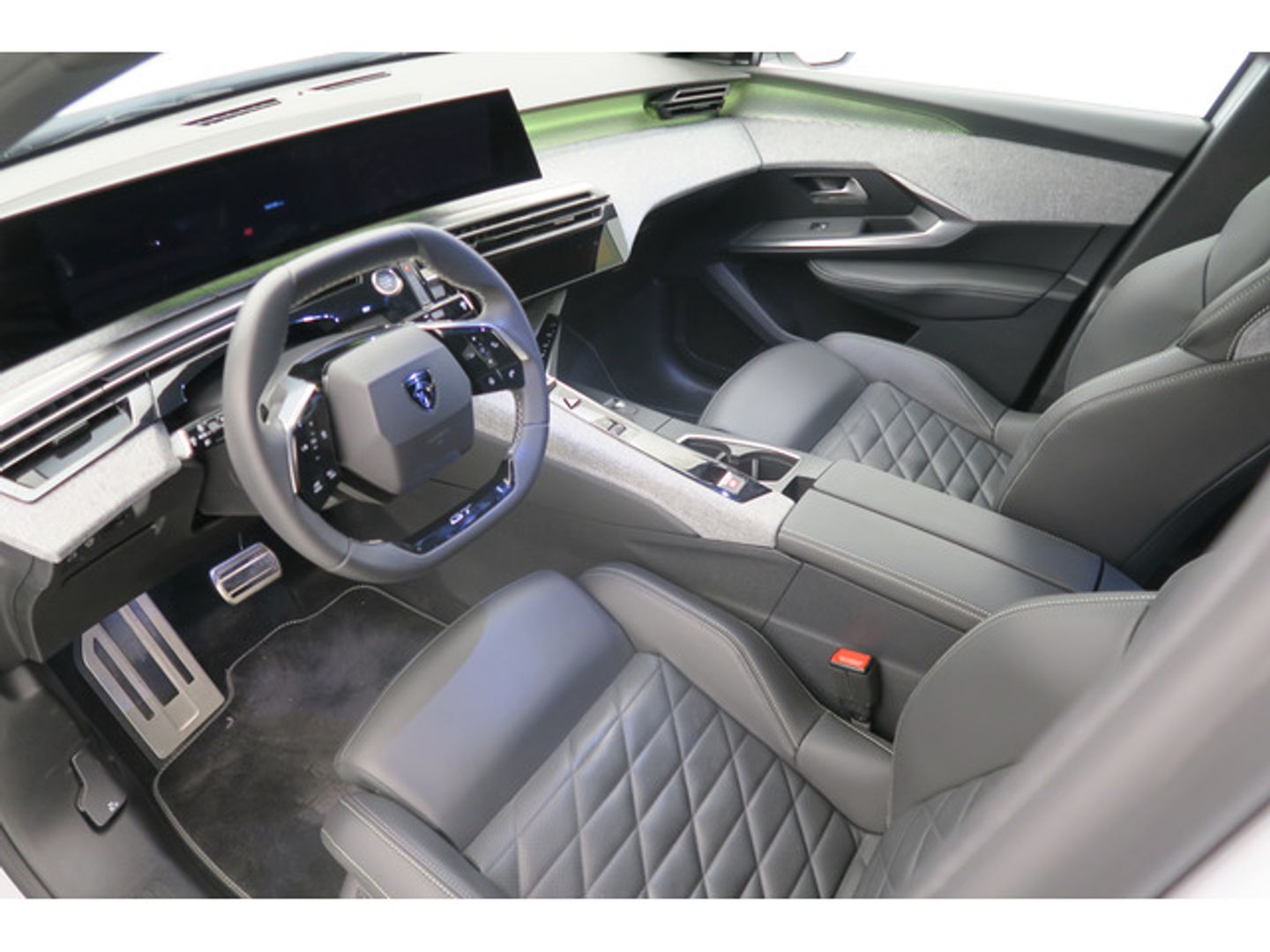 Peugeot e-3008 Eléctrico GT 157 kW (214 CV)