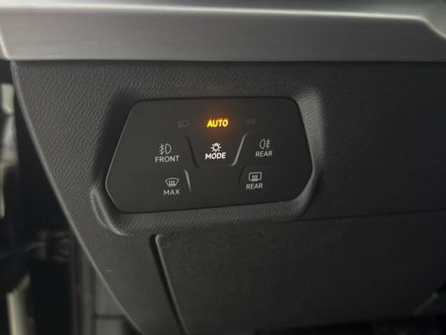 SEAT León 1.0 eTSI S&S FR 25 Aniversario DSG 81 kW (110 CV)