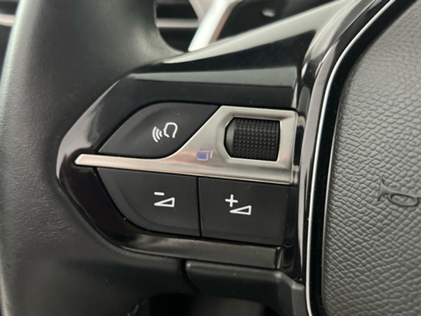 Peugeot 3008 Hybrid 225 Allure Pack e-EAT8 165 kW (225 CV)
