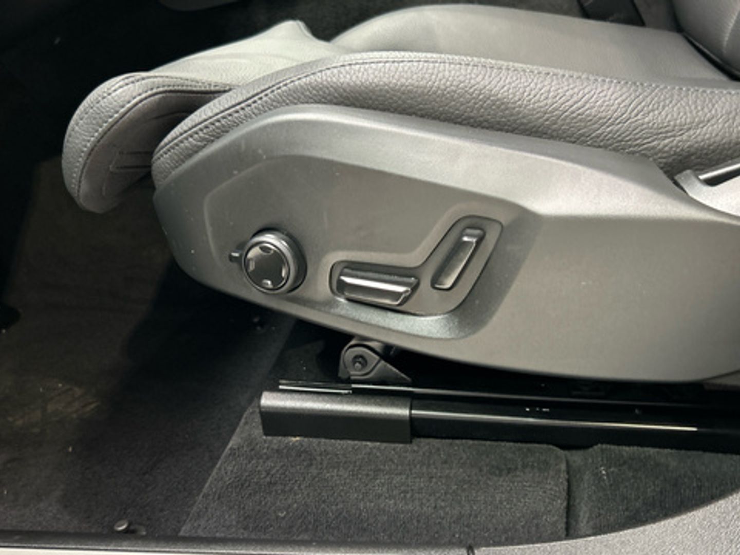Volvo XC60 T6 Recharge Plus Dark AWD Auto 257 kW (350 CV)