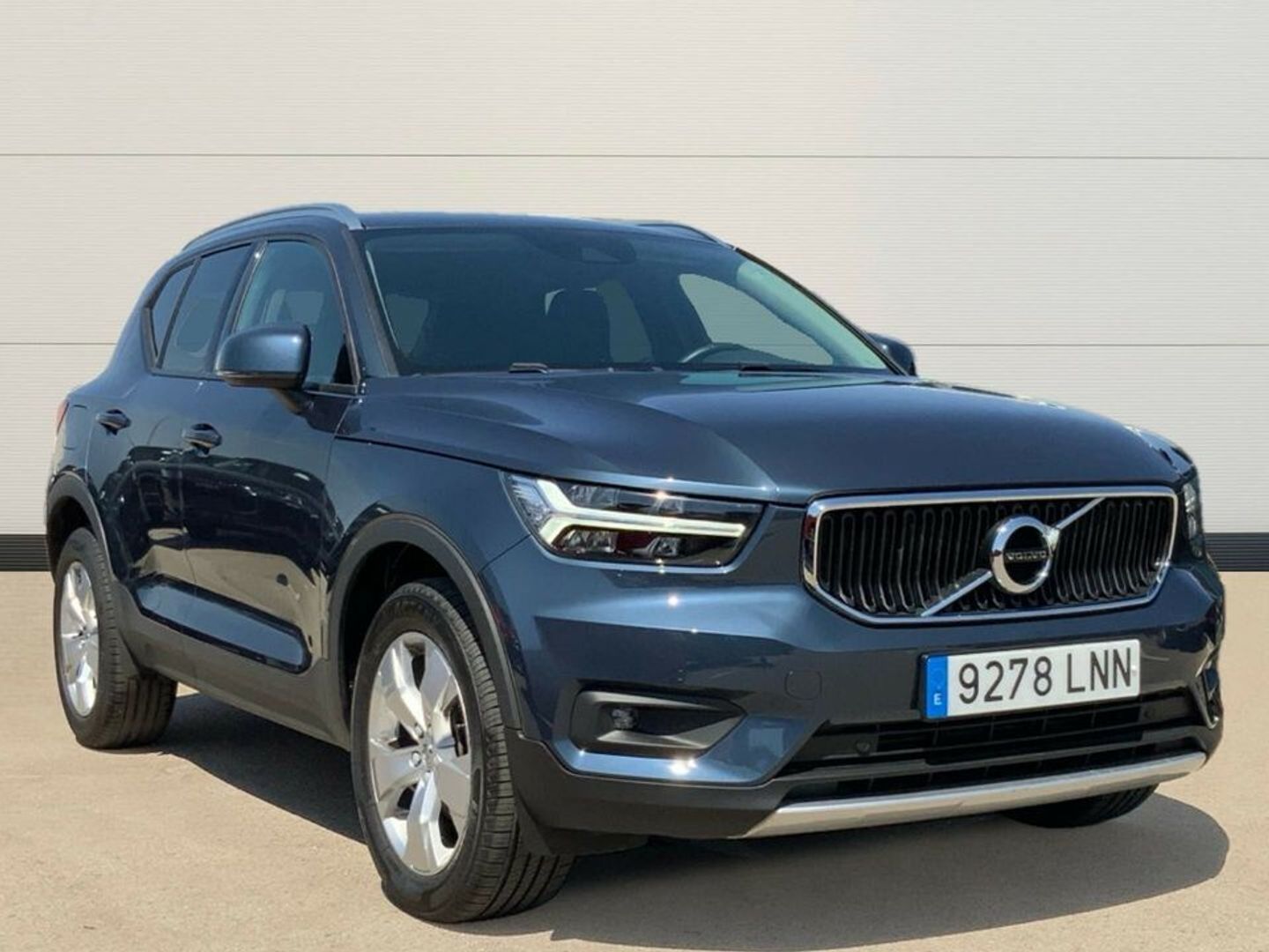 Volvo XC40 T3 Momentum Pro Auto 120 kW (163 CV)