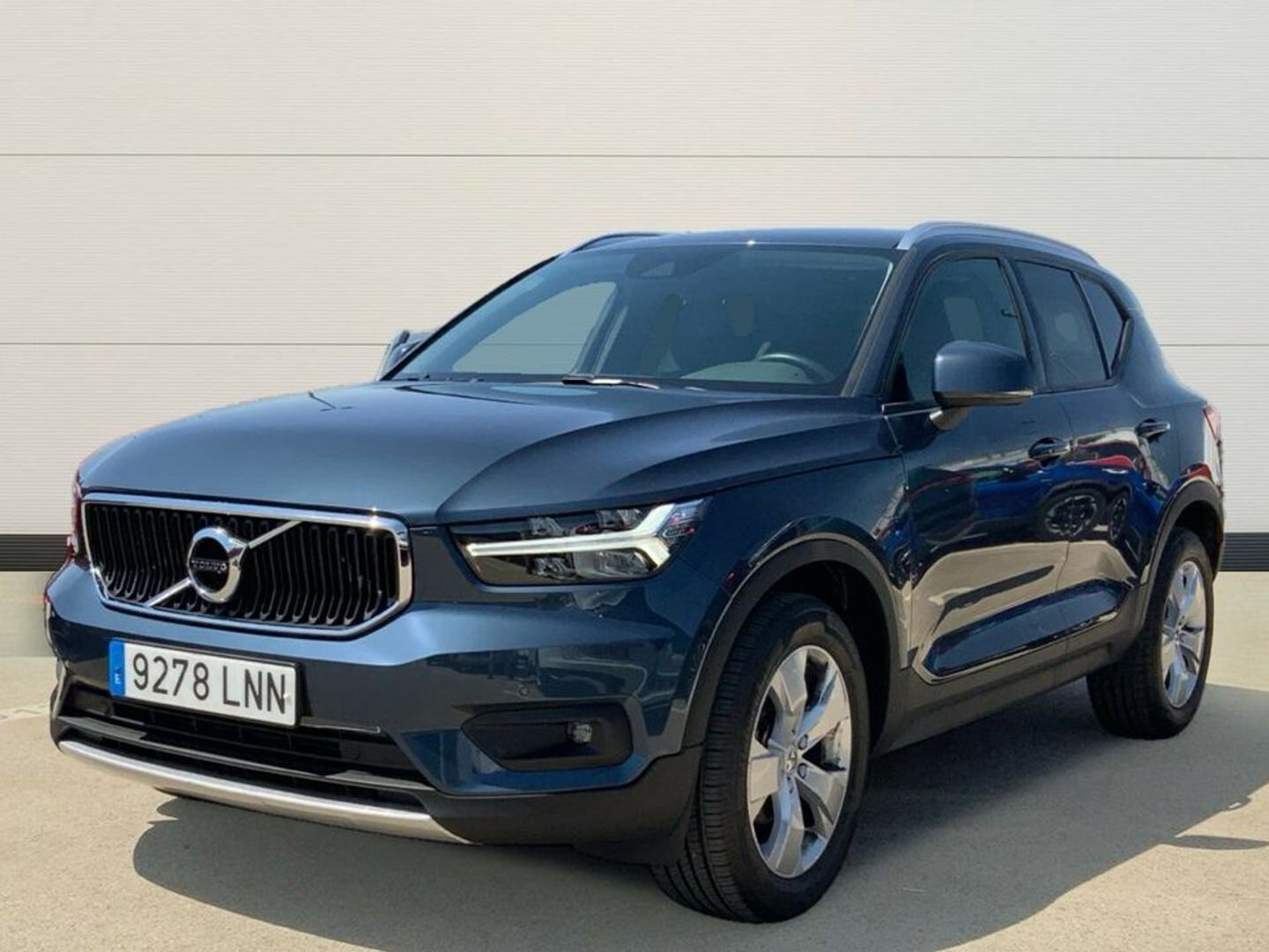 Volvo XC40 T3 Momentum Pro Auto 120 kW (163 CV)