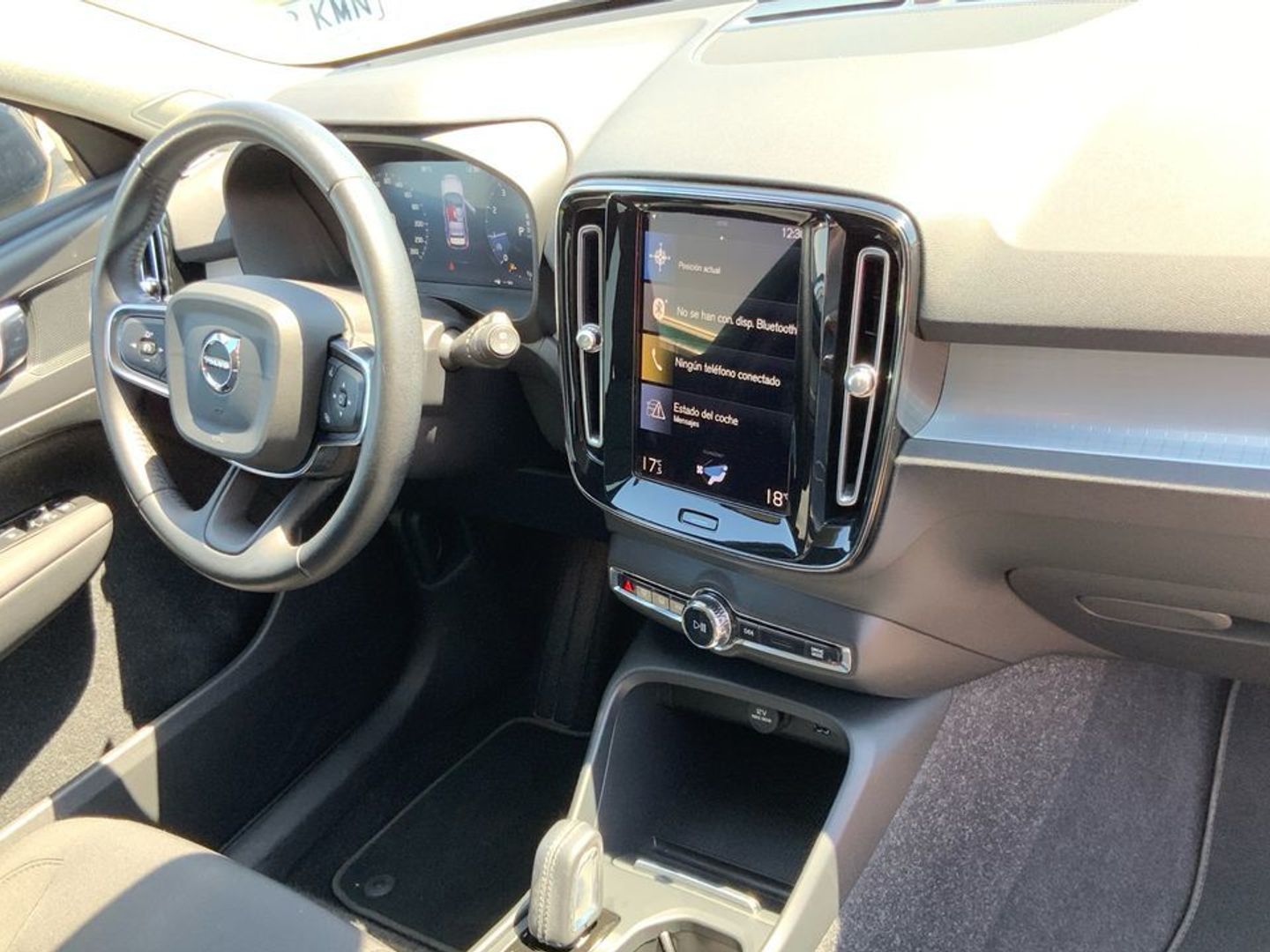 Volvo XC40 T3 Momentum Pro Auto 120 kW (163 CV)