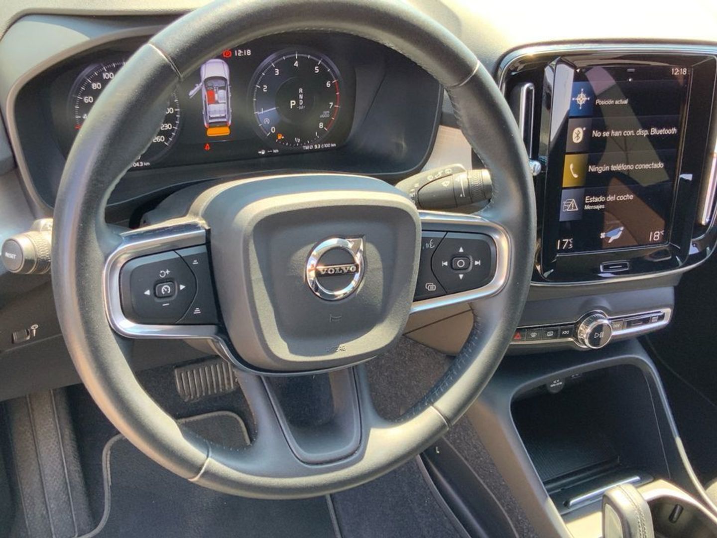 Volvo XC40 T3 Momentum Pro Auto 120 kW (163 CV)