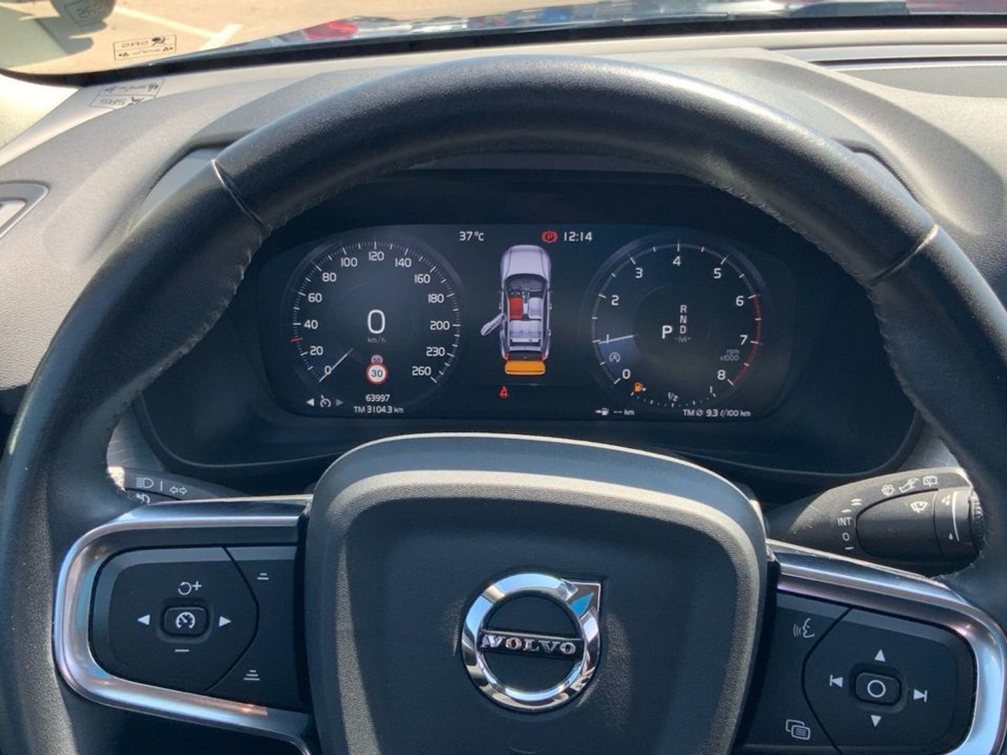 Volvo XC40 T3 Momentum Pro Auto 120 kW (163 CV)